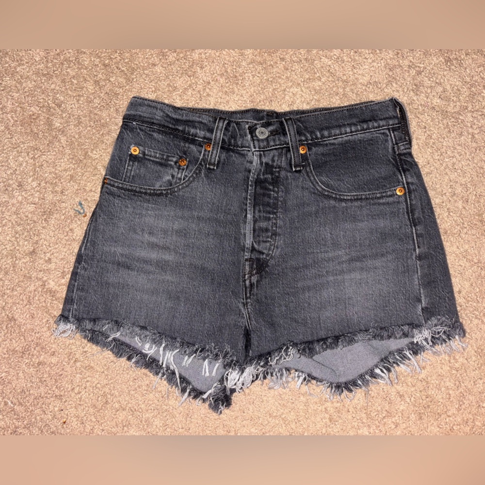 Levi’s 501 Shorts - Picture 3 of 5